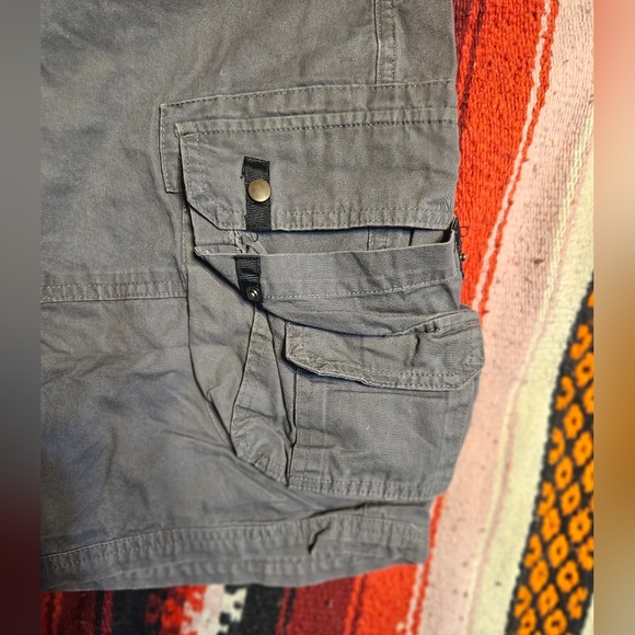 Men's Stanley Grey Cargo Shorts - Picture 5 of 5